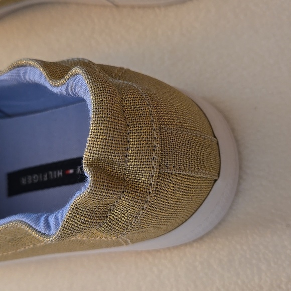 Tommy Hilfiger Women's Lace-Up Slip-On Gold Shimmer Boat Shoes Size 7.5 - Picture 3 of 8